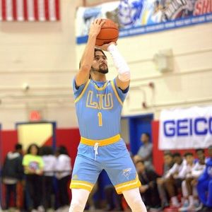 Meet your Posher, Julian